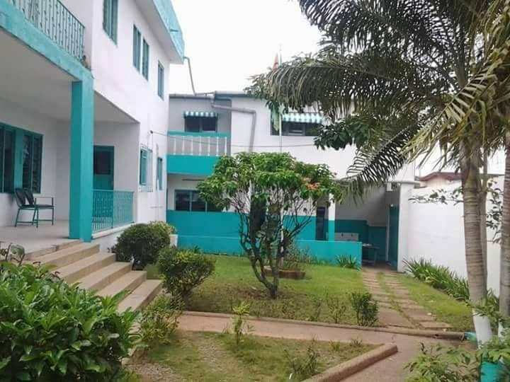 GRANDE ECOLE A VENDRE AU DEUX PLATEAUX